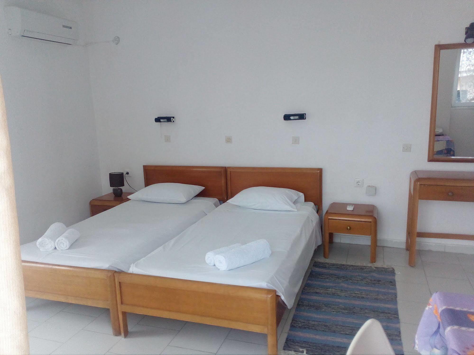 Pantheon Apartments คอสทาวน์ ภายนอก รูปภาพ